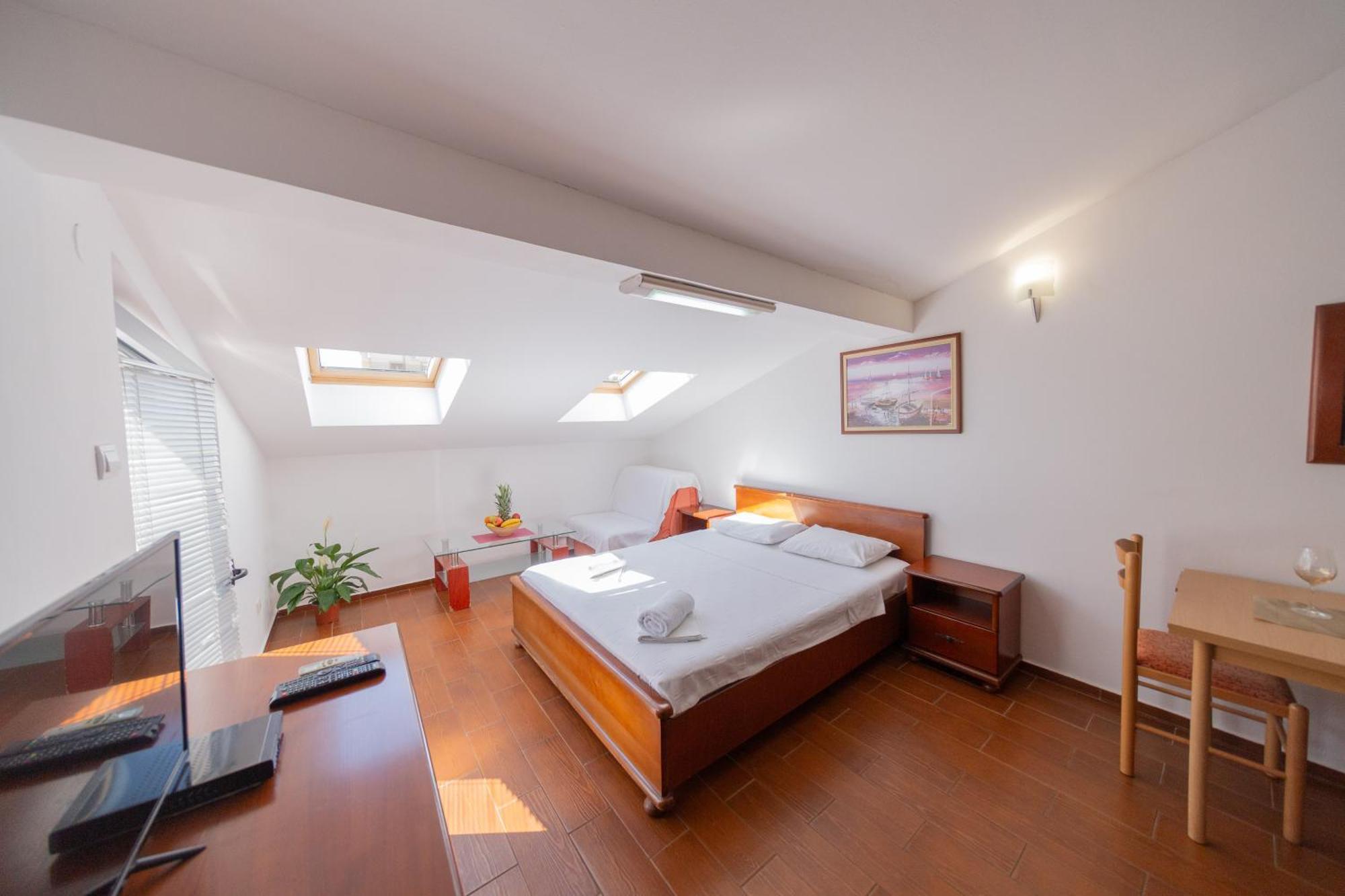 Sms Apartments Budva Exterior photo