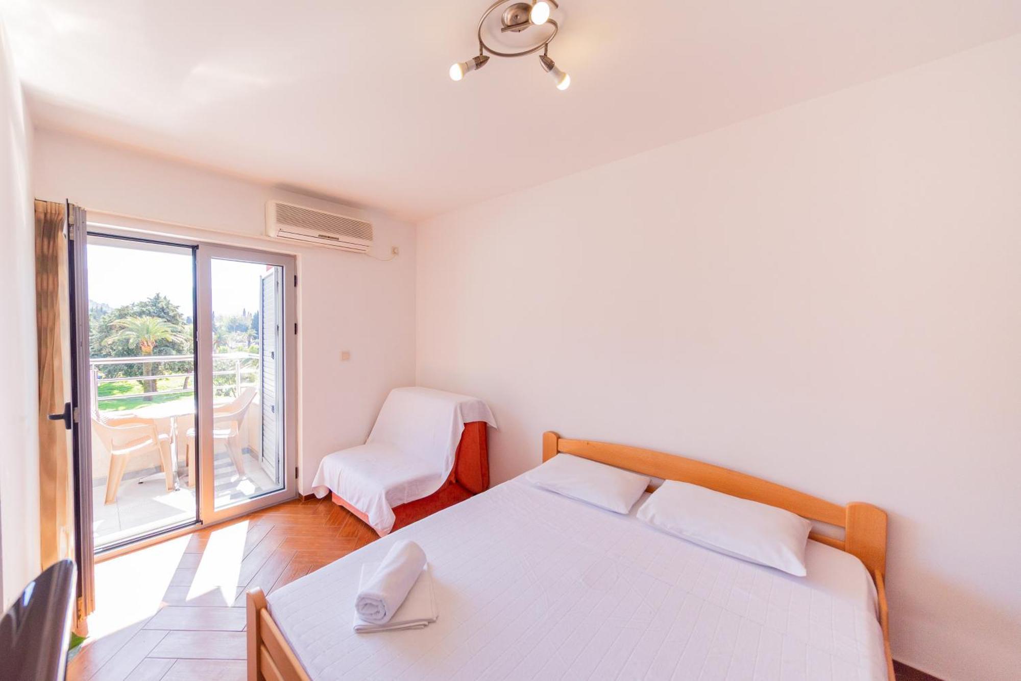 Sms Apartments Budva Exterior photo